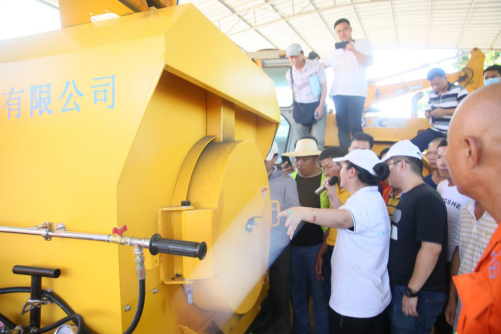 超震撼！11臺路易美牌拖掛滾筒式熱再生拌料機同時交機